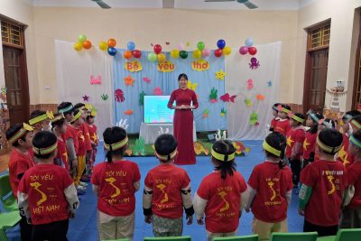 Hoạt động LQVH thơ “Rong và cá” lớp C4