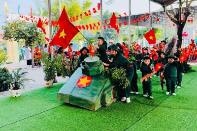 Hoạt động trải nghiệm “Chúng em là chiến sỹ” của Trường Mầm non Trần Hưng Đạo, xã Trần Thương, tỉnh Ninh Bình