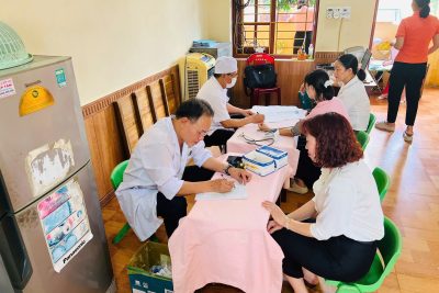 Khám sức khỏe đầu năm cho CB, GV, NV