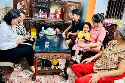 TRƯỜNG MẦM NON TRẦN HƯNG ĐẠO TÍCH CỰC PHỐI HỢP THỰC HIỆN NHIỆM VỤ CHÍNH TRỊ TẠI CÁC THÔN HƯỚNG DẪN NHÂN DÂN THAM GIA GÓP Ý CÁC DỰ THẢO VĂN KIỆN ĐẠI HỘI ĐẢNG TOÀN QUỐC LẦN THỨ XIV TRÊN ỨNG DỤNG VNeID